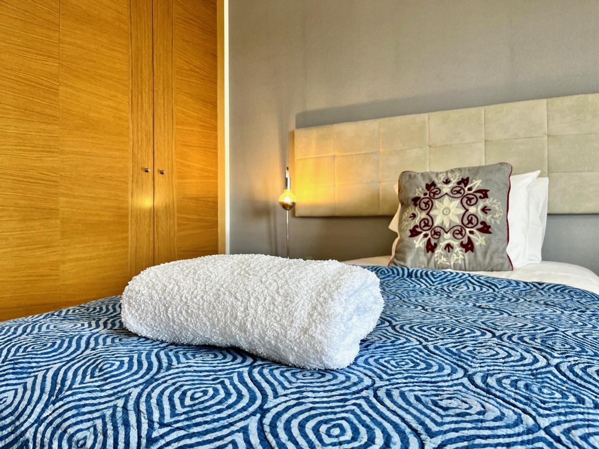Appartement Modern & Spacious With River View