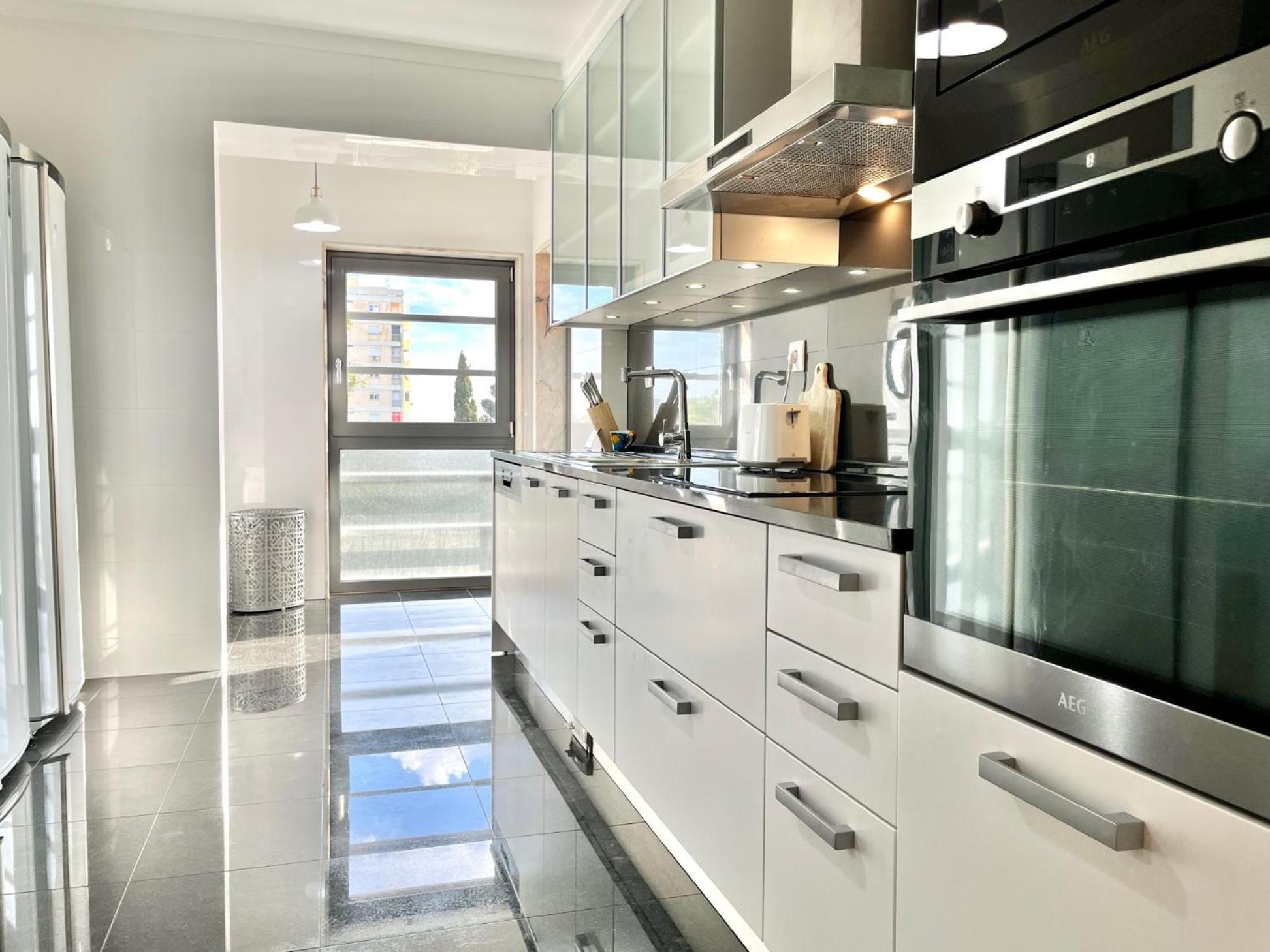 Modern & Spacious With River View Lisboa